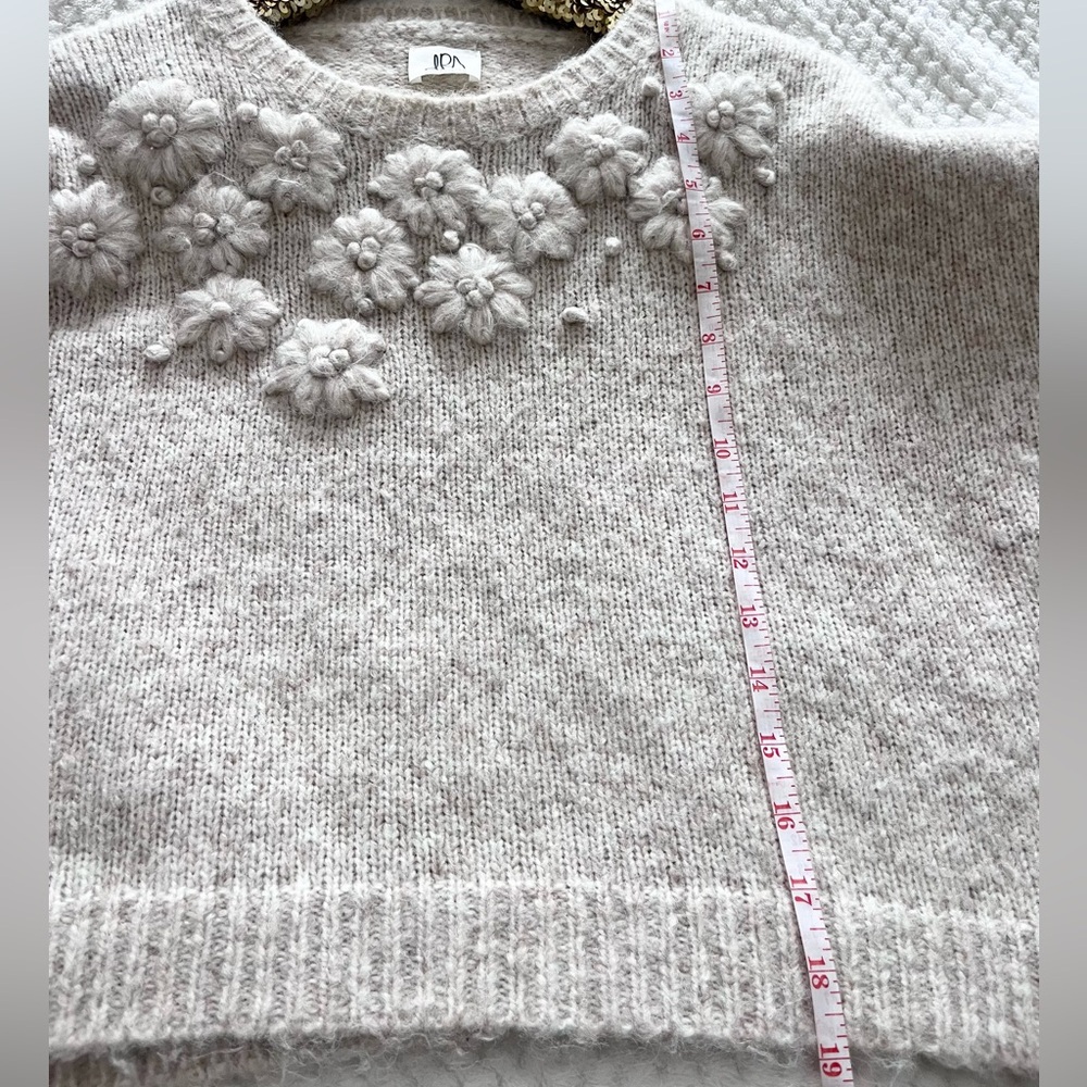 dRA Anthropologie Wool Blend Sweater Floral Embroidery Detailing Puff Sleeves - Picture 10 of 10